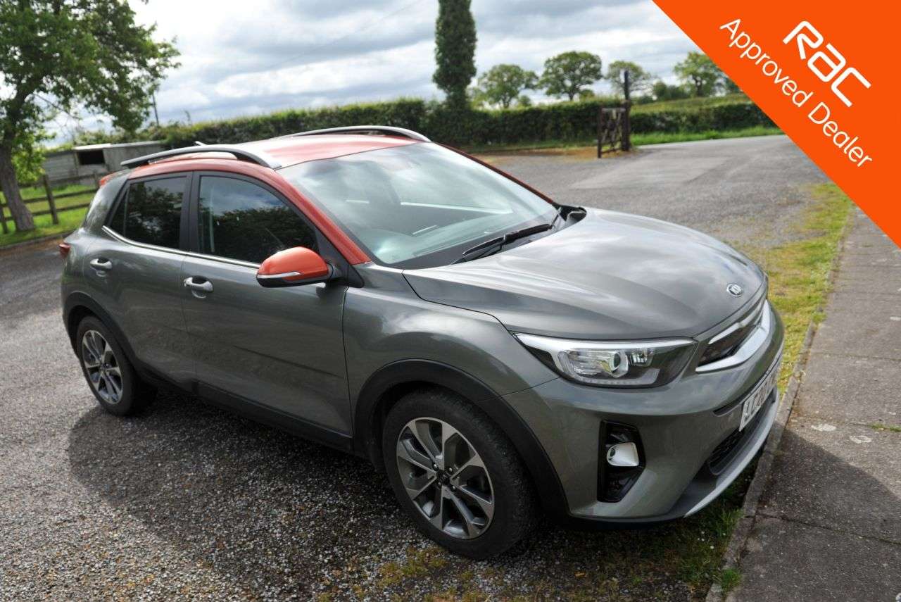 A 2020 KIA STONIC 1.0 T-GDi 4 SUV 5dr Petrol DCT Euro 6 (s/s) (118 bhp) Auto Gearbox A 2020 KIA STONIC 1.0 T-GDi 4 SUV 5dr Petrol DCT Euro 6 (s/s) (118 bhp) Auto Gearbox
