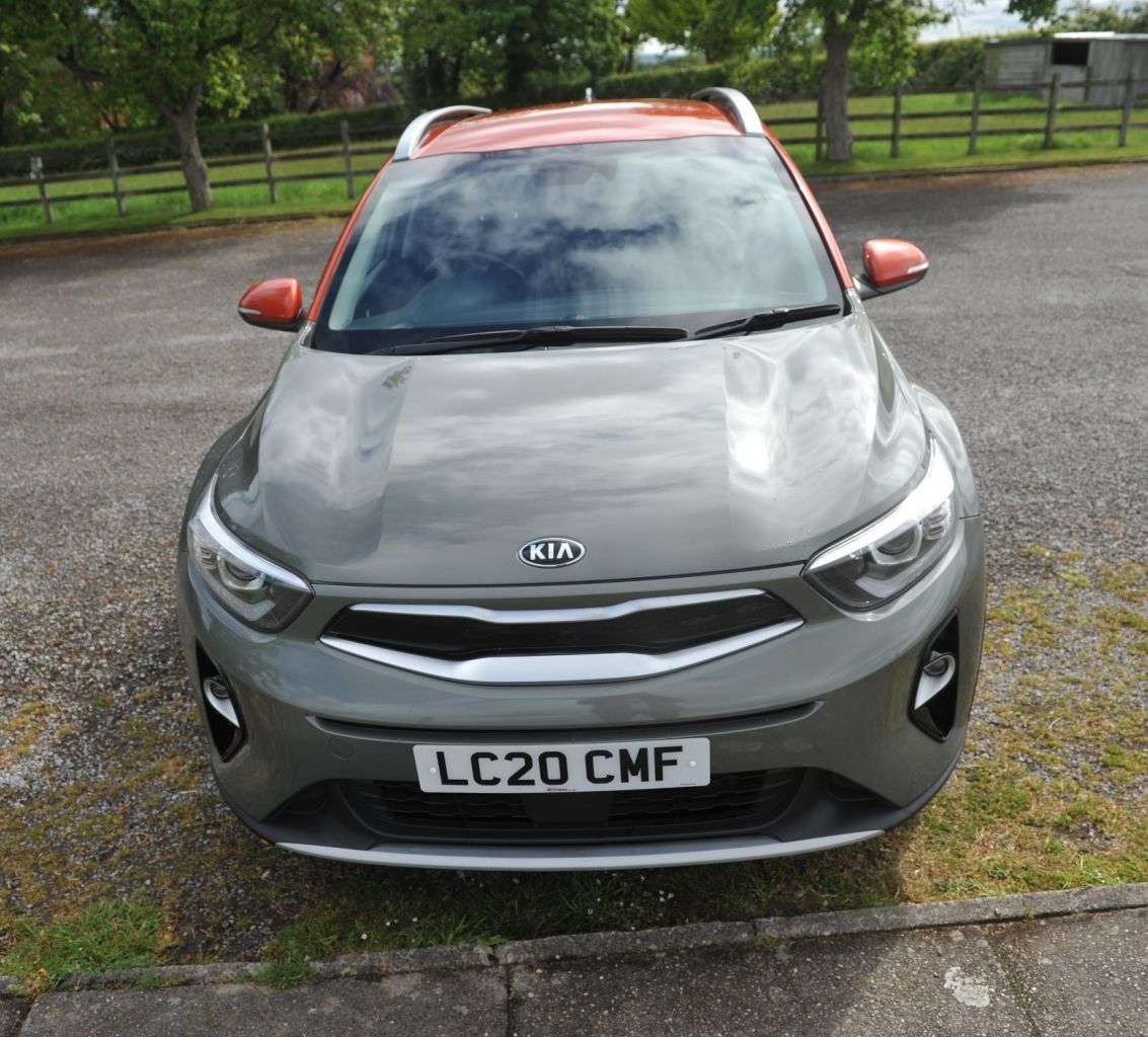 A 2020 KIA STONIC 1.0 T-GDi 4 SUV 5dr Petrol DCT Euro 6 (s/s) (118 bhp) Auto Gearbox A 2020 KIA STONIC 1.0 T-GDi 4 SUV 5dr Petrol DCT Euro 6 (s/s) (118 bhp) Auto Gearbox