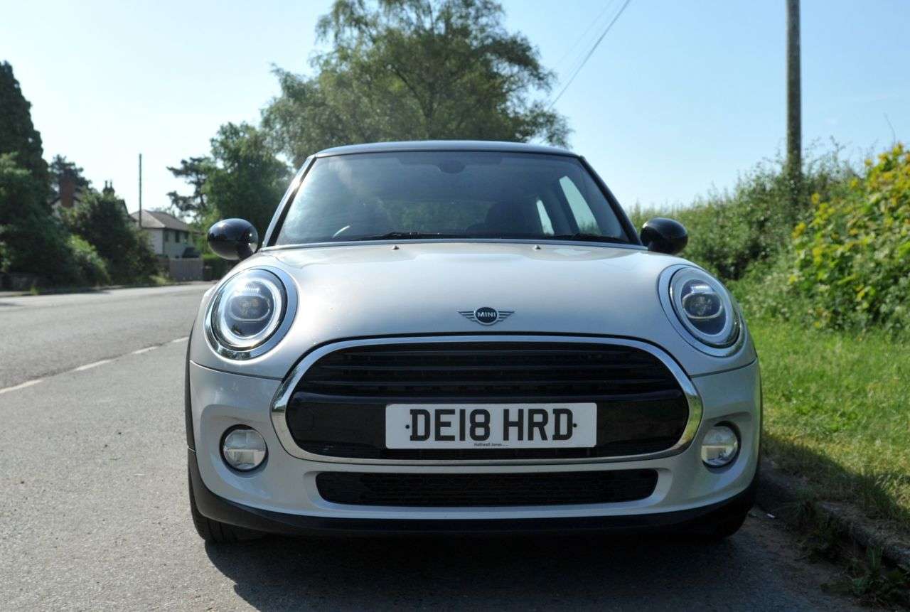 A 2018 MINI HATCH 1.5 Cooper Hatchback 3dr Petrol Manual Euro 6 (s/s) (136 ps) Low Mileage A 2018 MINI HATCH 1.5 Cooper Hatchback 3dr Petrol Manual Euro 6 (s/s) (136 ps) Low Mileage