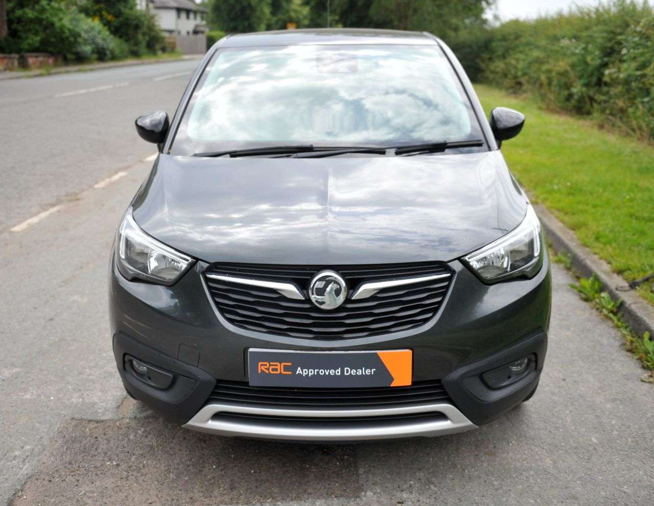 A 2017 VAUXHALL CROSSLAND X 1.6 Turbo D Elite Nav SUV 5dr Diesel Manual Euro 6 (s/s) (120 ps) Service H A 2017 VAUXHALL CROSSLAND X 1.6 Turbo D Elite Nav SUV 5dr Diesel Manual Euro 6 (s/s) (120 ps) Service H