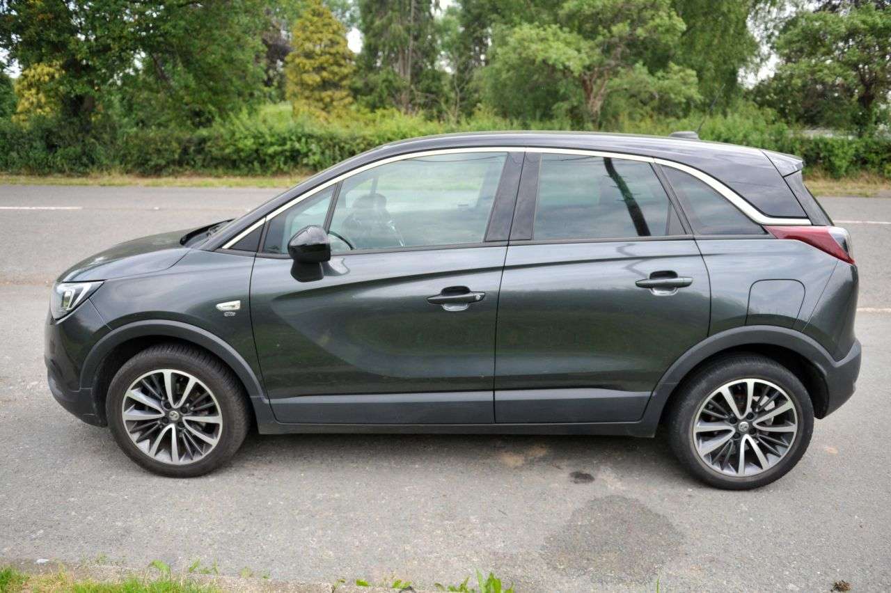 A 2017 VAUXHALL CROSSLAND X 1.6 Turbo D Elite Nav SUV 5dr Diesel Manual Euro 6 (s/s) (120 ps) Service H A 2017 VAUXHALL CROSSLAND X 1.6 Turbo D Elite Nav SUV 5dr Diesel Manual Euro 6 (s/s) (120 ps) Service H