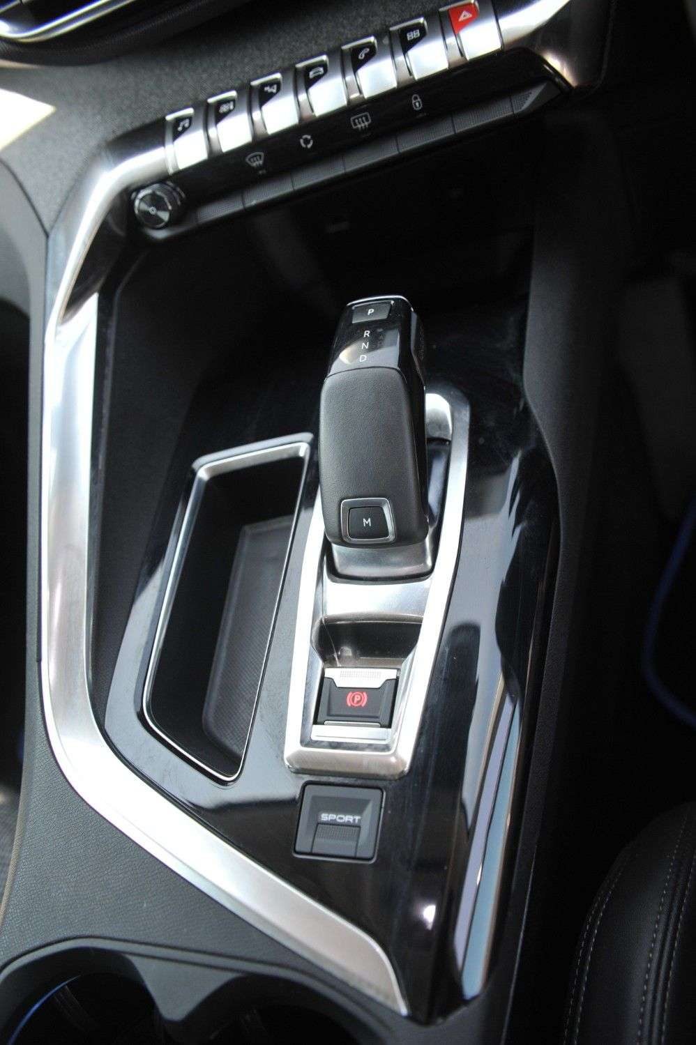 2020 PEUGEOT 3008 2020 PEUGEOT 3008