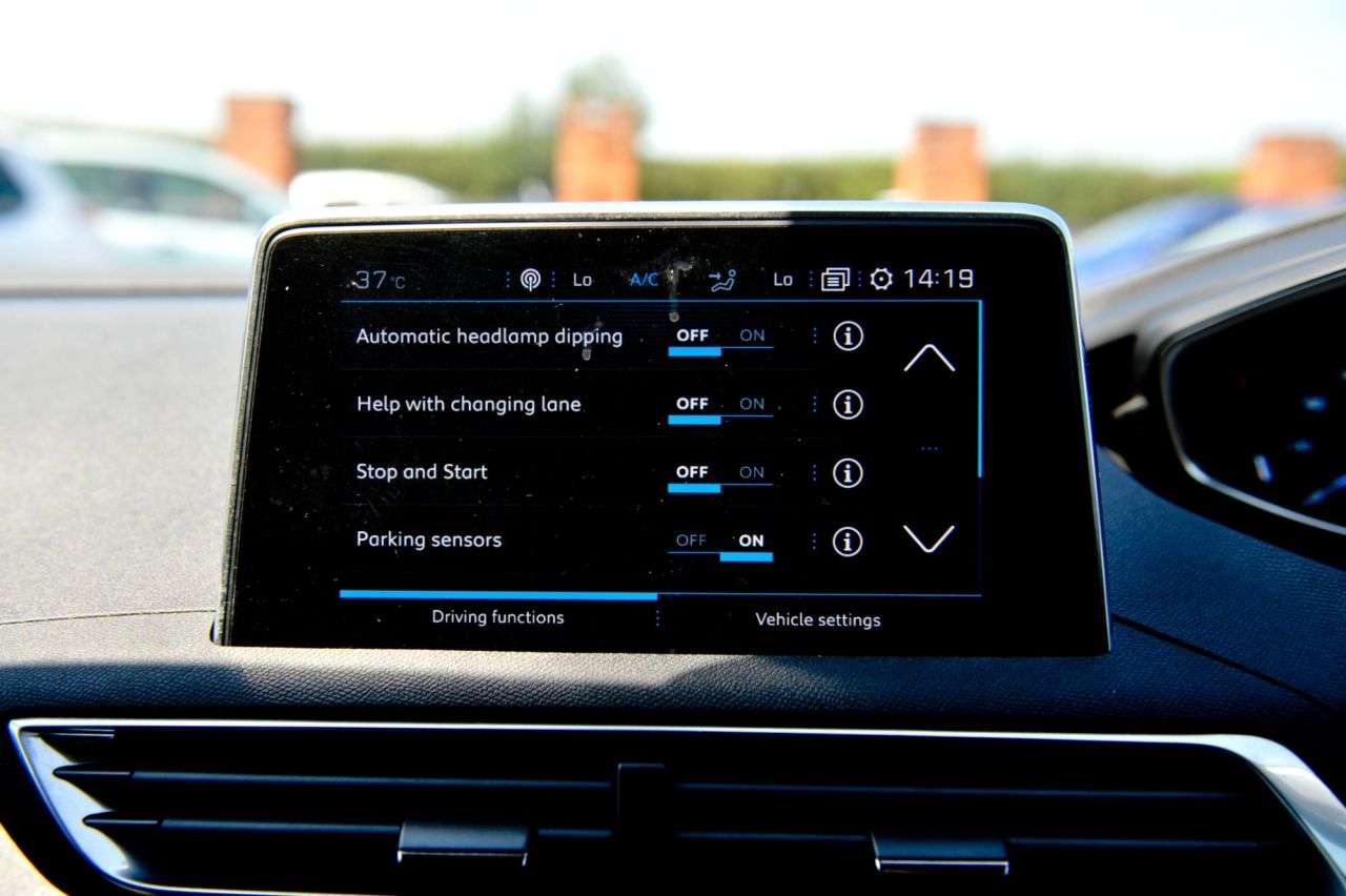 2020 PEUGEOT 3008 2020 PEUGEOT 3008