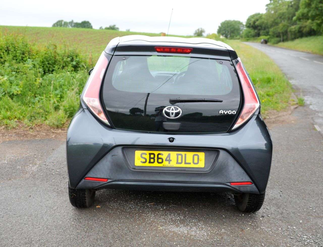 A 2014 TOYOTA AYGO 1.0 VVT-i x Hatchback 5dr Petrol Manual Euro 5 Euro 5 (68 ps) Reliable and A 2014 TOYOTA AYGO 1.0 VVT-i x Hatchback 5dr Petrol Manual Euro 5 Euro 5 (68 ps) Reliable and