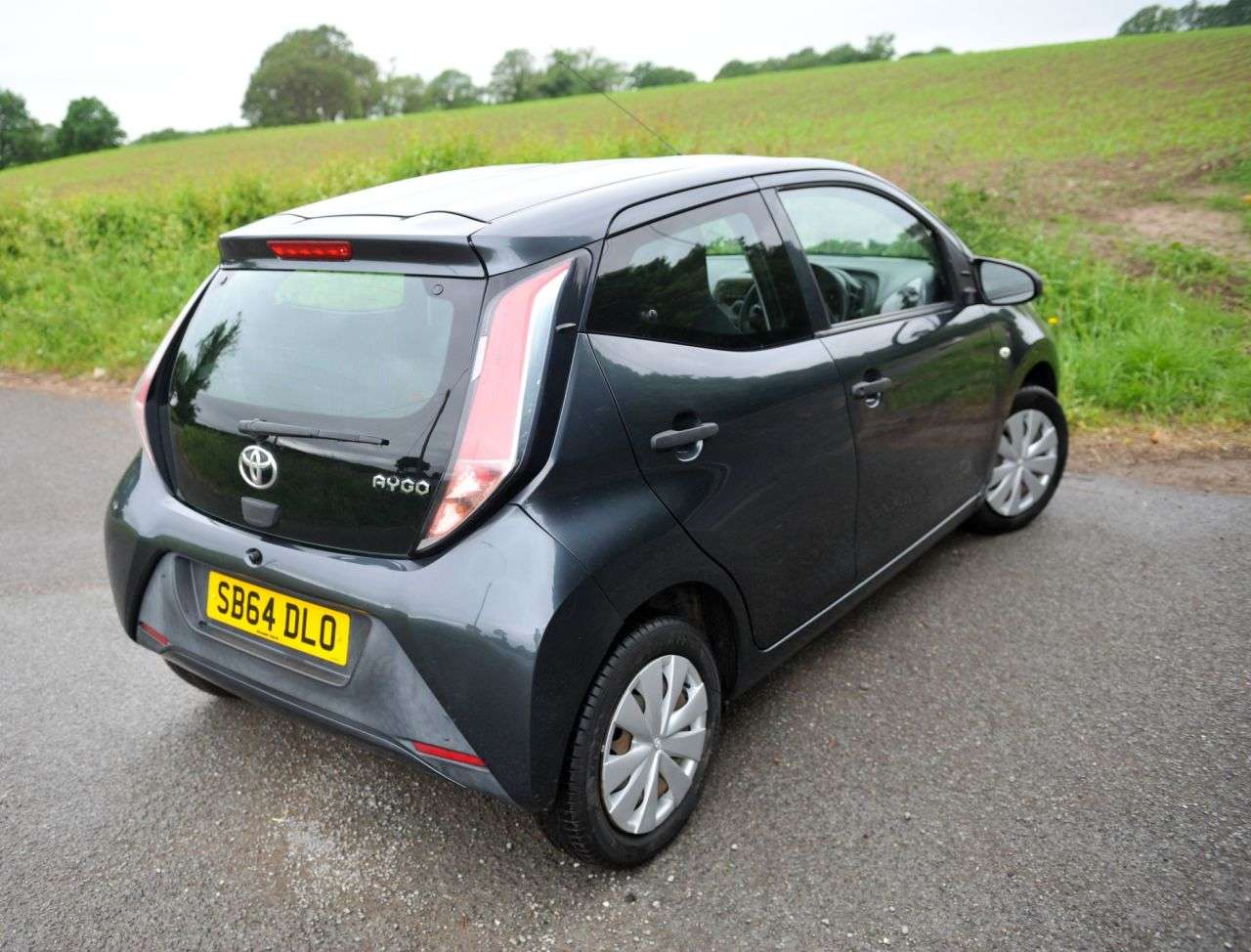 A 2014 TOYOTA AYGO 1.0 VVT-i x Hatchback 5dr Petrol Manual Euro 5 Euro 5 (68 ps) Reliable and A 2014 TOYOTA AYGO 1.0 VVT-i x Hatchback 5dr Petrol Manual Euro 5 Euro 5 (68 ps) Reliable and