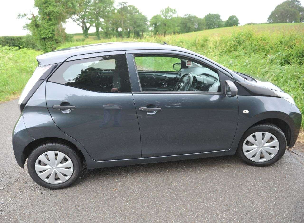 A 2014 TOYOTA AYGO 1.0 VVT-i x Hatchback 5dr Petrol Manual Euro 5 Euro 5 (68 ps) Reliable and A 2014 TOYOTA AYGO 1.0 VVT-i x Hatchback 5dr Petrol Manual Euro 5 Euro 5 (68 ps) Reliable and