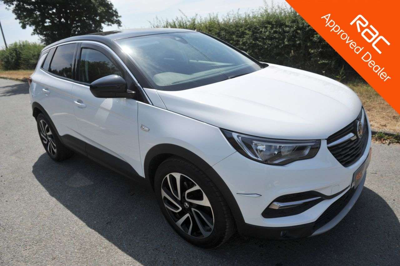 A 2018 VAUXHALL GRANDLAND X 1.2 Turbo Elite Nav SUV 5dr Petrol Auto Euro 6 (s/s) (130 ps) Sat Nav, Park A 2018 VAUXHALL GRANDLAND X 1.2 Turbo Elite Nav SUV 5dr Petrol Auto Euro 6 (s/s) (130 ps) Sat Nav, Park