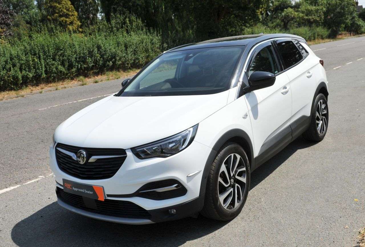 A 2018 VAUXHALL GRANDLAND X 1.2 Turbo Elite Nav SUV 5dr Petrol Auto Euro 6 (s/s) (130 ps) Sat Nav, Park A 2018 VAUXHALL GRANDLAND X 1.2 Turbo Elite Nav SUV 5dr Petrol Auto Euro 6 (s/s) (130 ps) Sat Nav, Park
