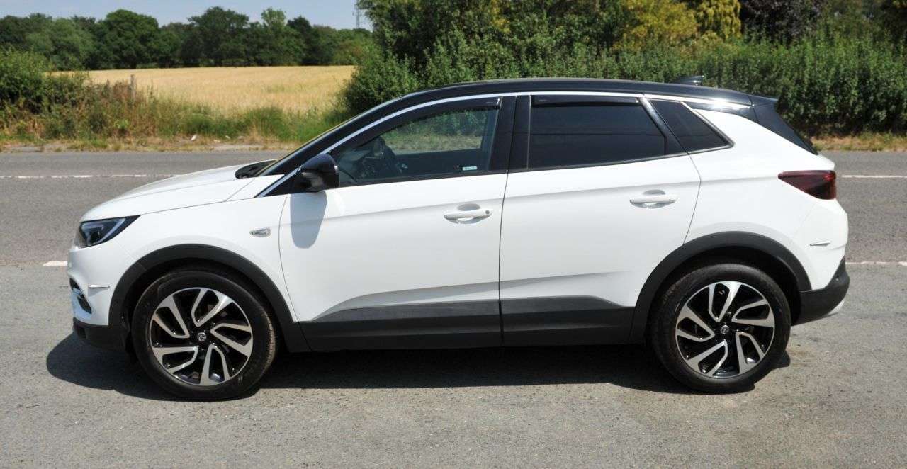 A 2018 VAUXHALL GRANDLAND X 1.2 Turbo Elite Nav SUV 5dr Petrol Auto Euro 6 (s/s) (130 ps) Sat Nav, Park A 2018 VAUXHALL GRANDLAND X 1.2 Turbo Elite Nav SUV 5dr Petrol Auto Euro 6 (s/s) (130 ps) Sat Nav, Park