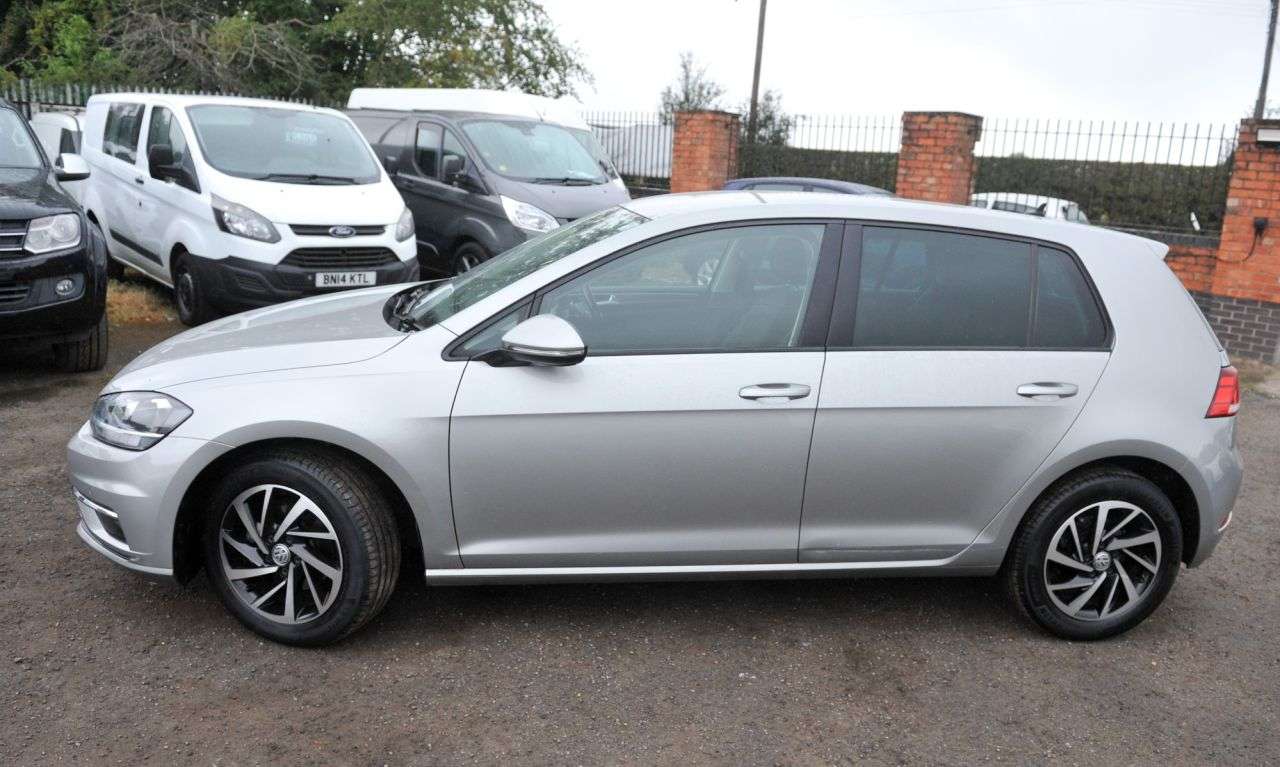 A 2019 VOLKSWAGEN GOLF 1.0 TSI Match Hatchback 5dr Petrol DSG Automatic Euro 6 ULEZ (s/s) (115 ps) A 2019 VOLKSWAGEN GOLF 1.0 TSI Match Hatchback 5dr Petrol DSG Automatic Euro 6 ULEZ (s/s) (115 ps)