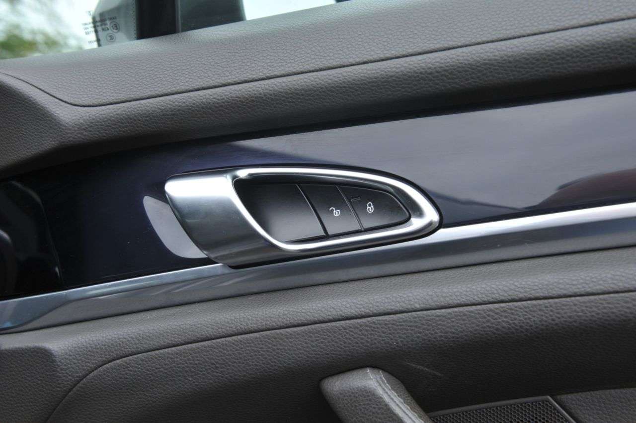 2014 PORSCHE PANAMERA 2014 PORSCHE PANAMERA