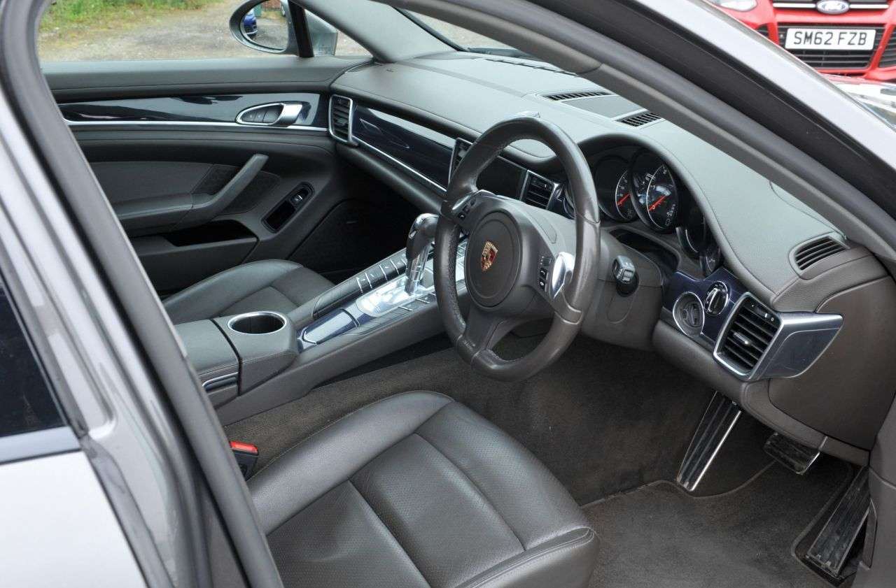 2014 PORSCHE PANAMERA 2014 PORSCHE PANAMERA