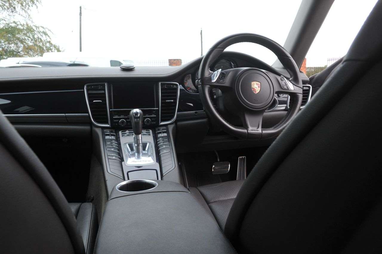 2014 PORSCHE PANAMERA 2014 PORSCHE PANAMERA