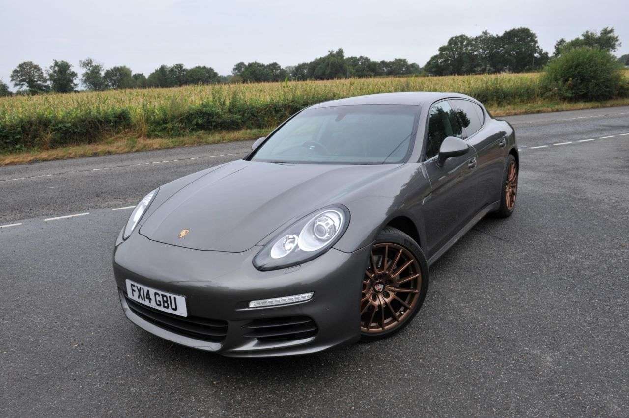 A 2014 PORSCHE PANAMERA 3.0D V6 Hatchback 5dr Diesel TiptronicS Euro 5 (s/s) (300 ps) Lots of histo A 2014 PORSCHE PANAMERA 3.0D V6 Hatchback 5dr Diesel TiptronicS Euro 5 (s/s) (300 ps) Lots of histo