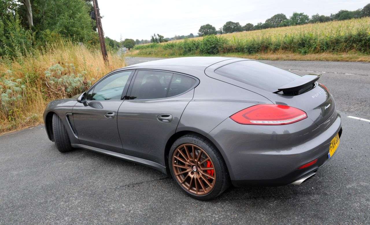 A 2014 PORSCHE PANAMERA 3.0D V6 Hatchback 5dr Diesel TiptronicS Euro 5 (s/s) (300 ps) Lots of histo A 2014 PORSCHE PANAMERA 3.0D V6 Hatchback 5dr Diesel TiptronicS Euro 5 (s/s) (300 ps) Lots of histo