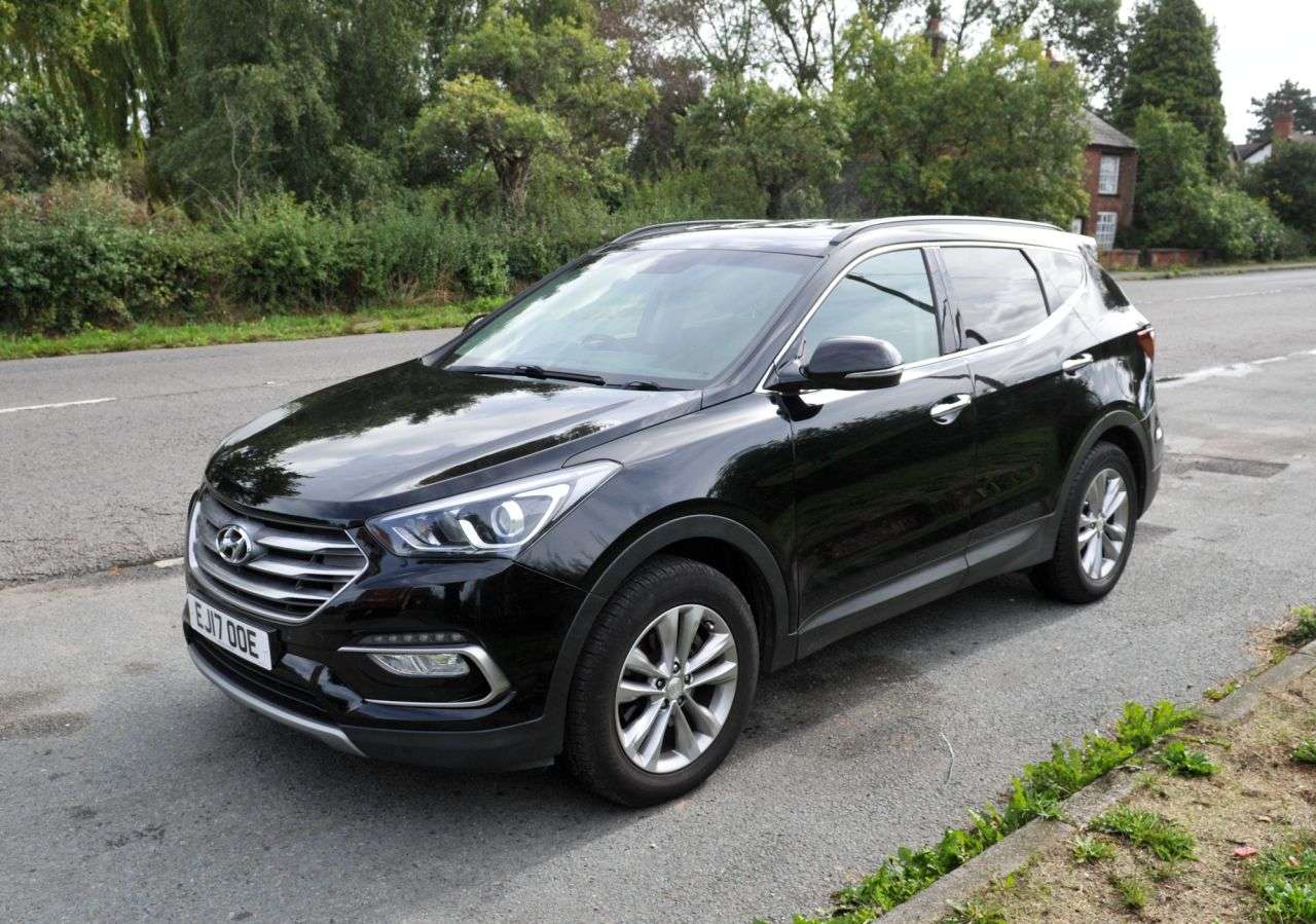 A 2017 HYUNDAI SANTA FE 2.2 CRDi Blue Drive Premium SUV 5dr Diesel Automatic 4WD Euro 6 (s/s) (200 A 2017 HYUNDAI SANTA FE 2.2 CRDi Blue Drive Premium SUV 5dr Diesel Automatic 4WD Euro 6 (s/s) (200