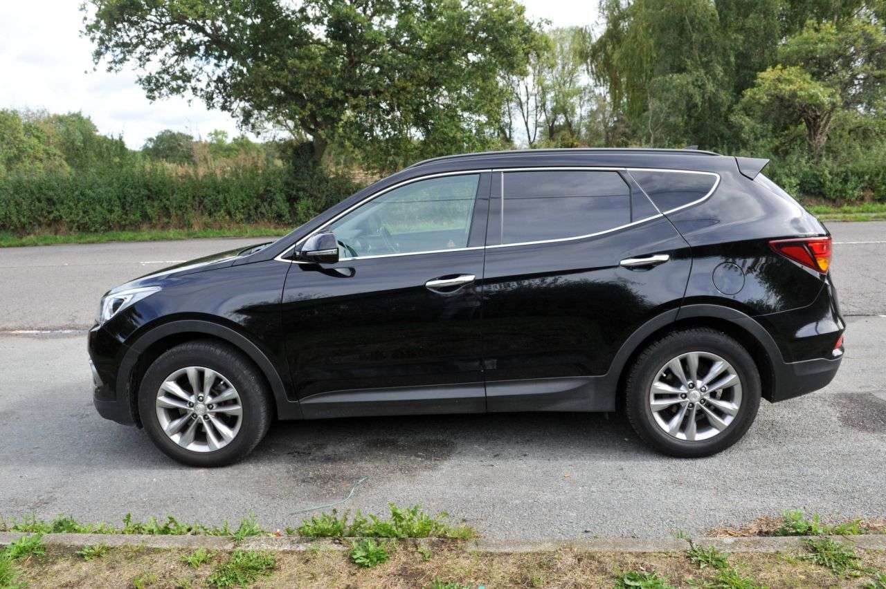 A 2017 HYUNDAI SANTA FE 2.2 CRDi Blue Drive Premium SUV 5dr Diesel Automatic 4WD Euro 6 (s/s) (200 A 2017 HYUNDAI SANTA FE 2.2 CRDi Blue Drive Premium SUV 5dr Diesel Automatic 4WD Euro 6 (s/s) (200
