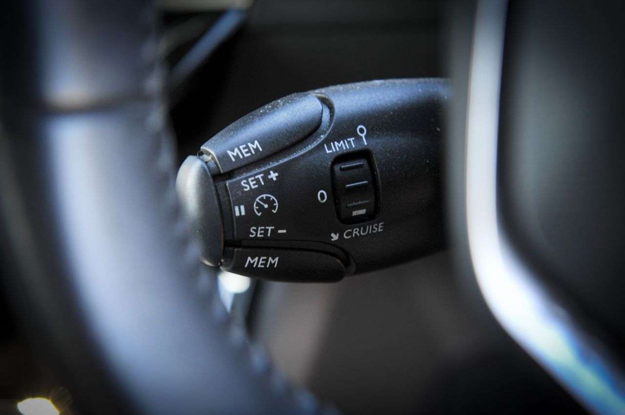 2020 PEUGEOT 208 2020 PEUGEOT 208