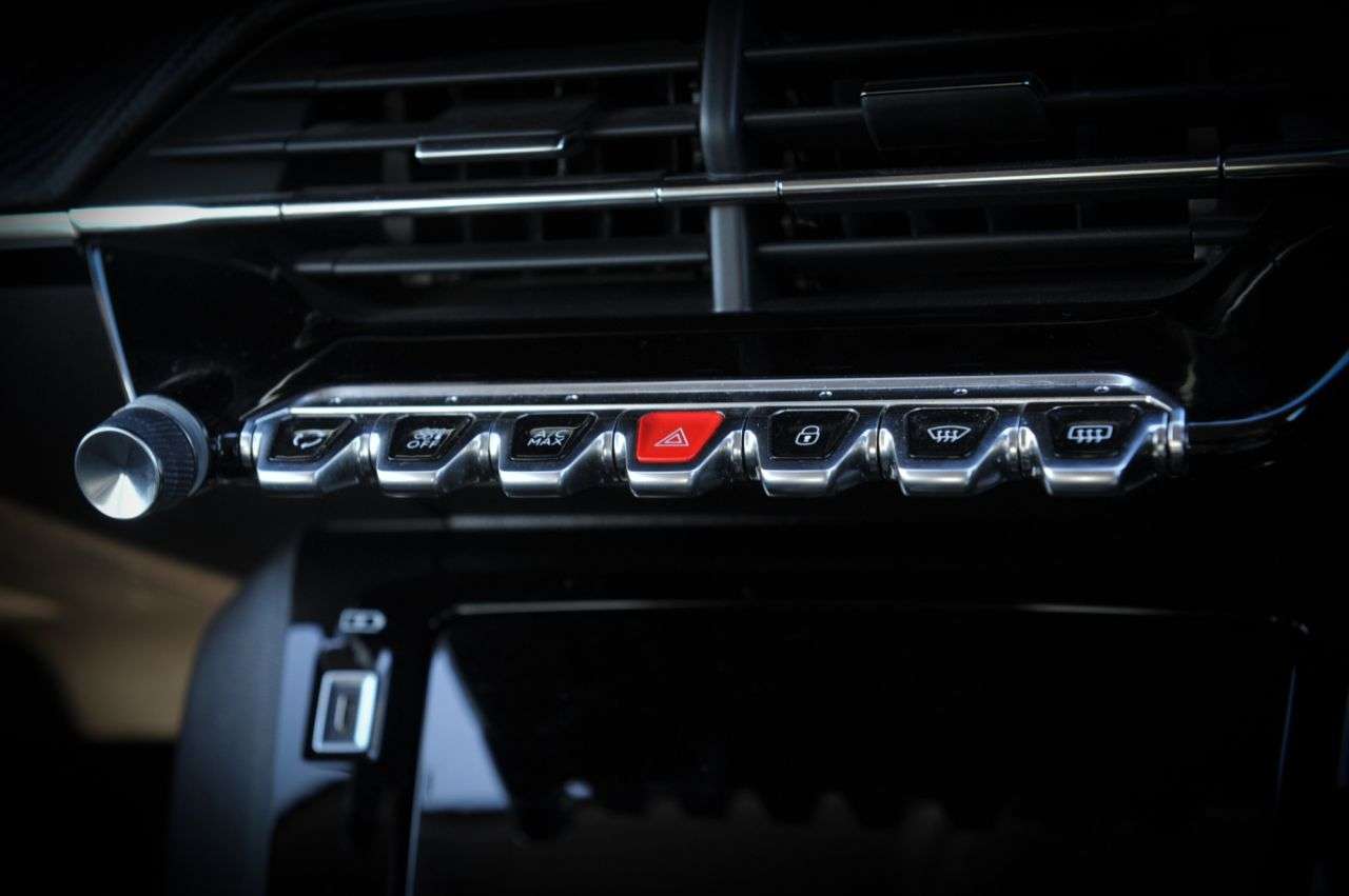 2020 PEUGEOT 208 2020 PEUGEOT 208