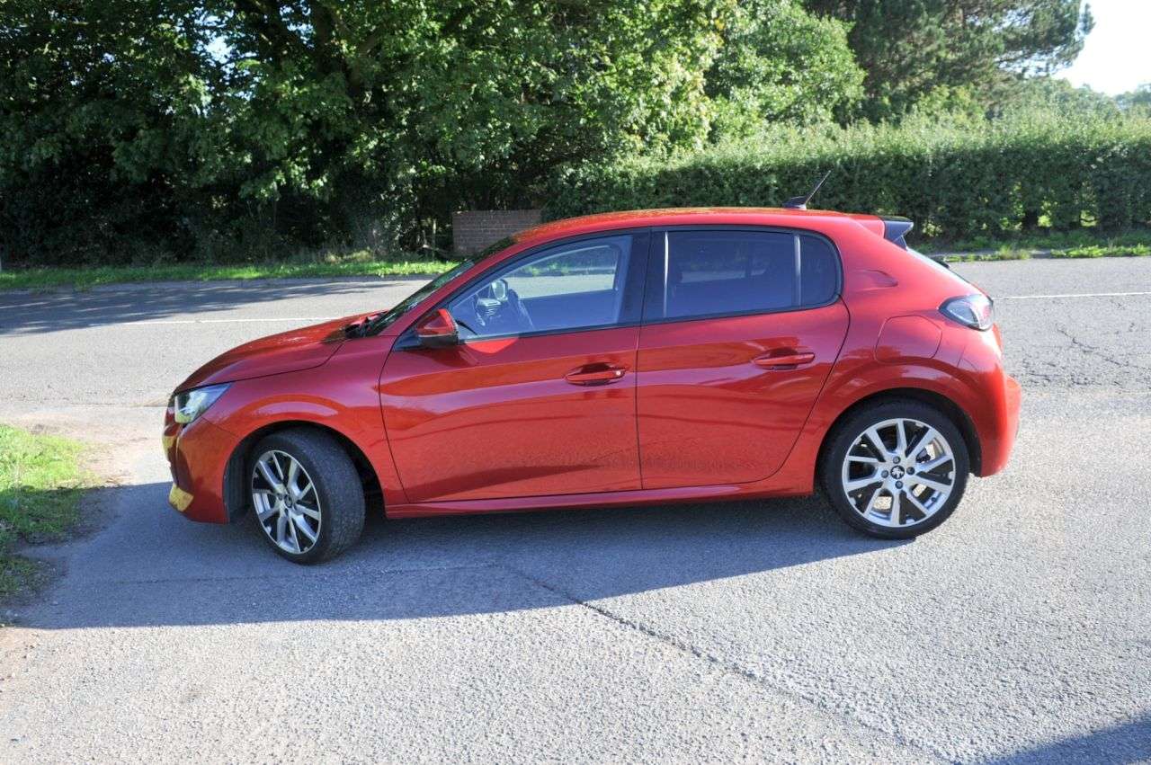 A 2020 PEUGEOT 208 1.2 PureTech Allure Hatchback 5dr Petrol Manual Euro 6 (s/s) (100 ps) A 2020 PEUGEOT 208 1.2 PureTech Allure Hatchback 5dr Petrol Manual Euro 6 (s/s) (100 ps)