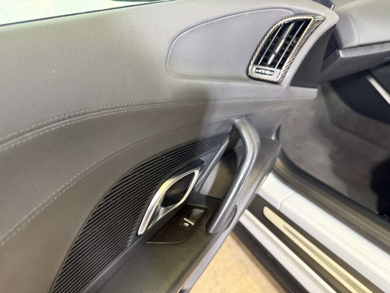 2017 AUDI R8 2017 AUDI R8