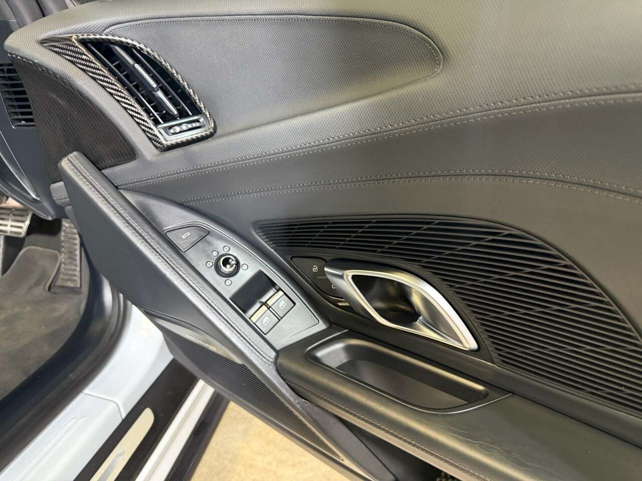 2017 AUDI R8 2017 AUDI R8