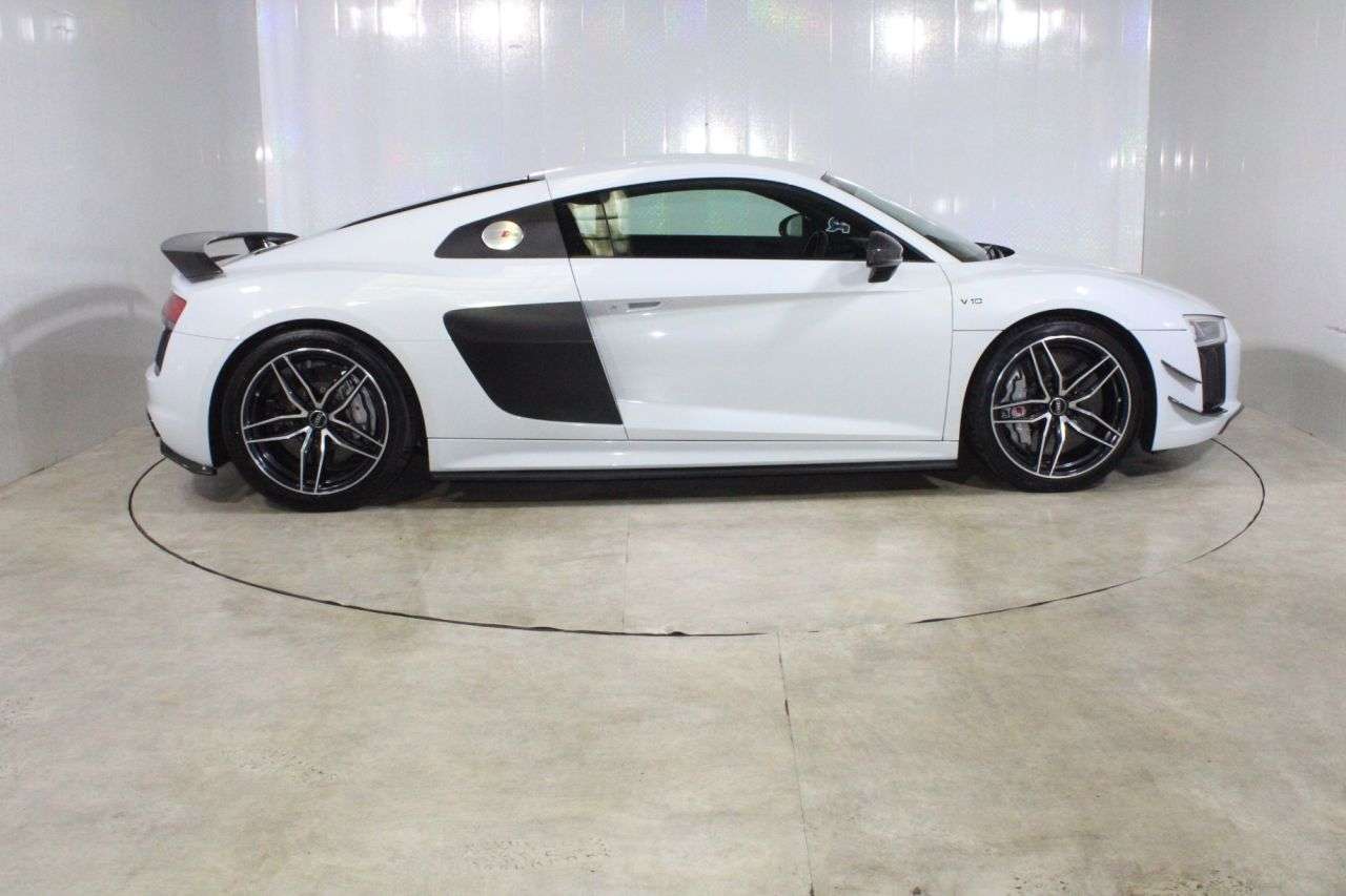 2017 AUDI R8 2017 AUDI R8