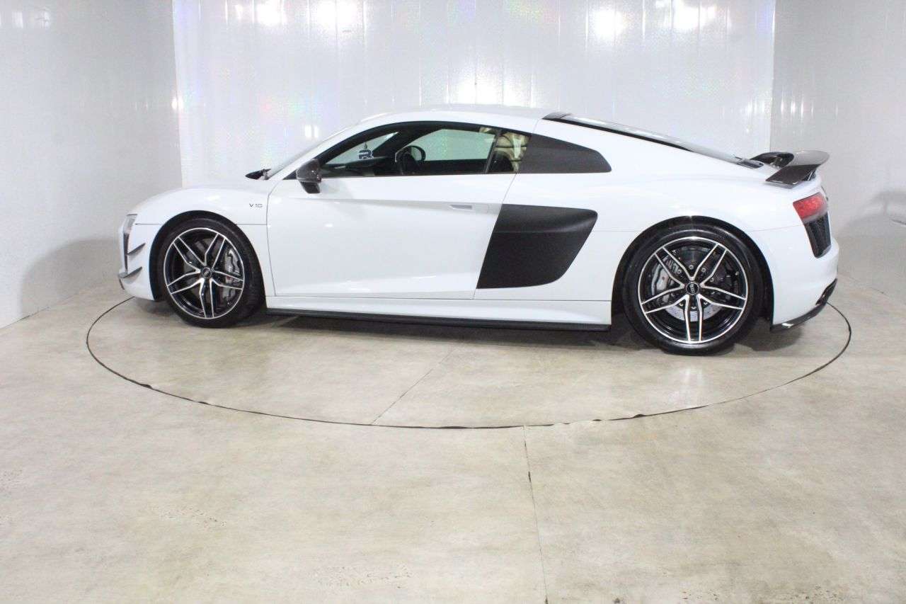 2017 AUDI R8 2017 AUDI R8