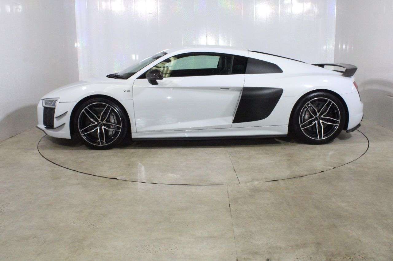 2017 AUDI R8 2017 AUDI R8