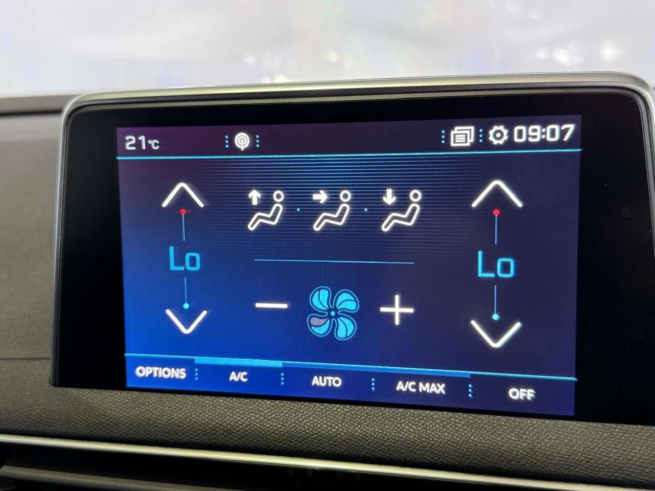 2019 PEUGEOT 3008 2019 PEUGEOT 3008