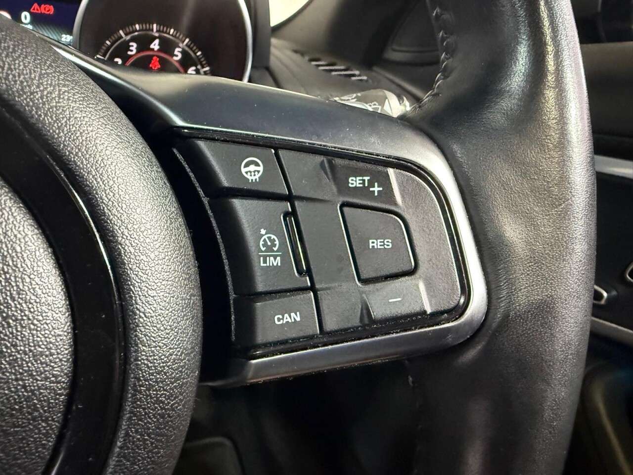 2018 JAGUAR F-TYPE 2018 JAGUAR F-TYPE