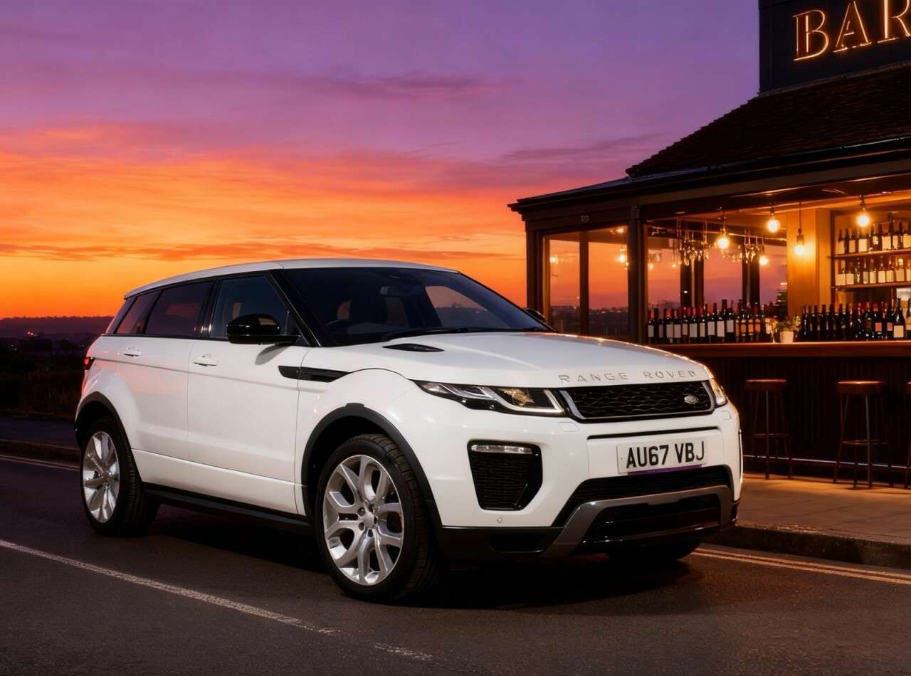 A 2017 LAND ROVER RANGE ROVER EVOQUE 2.0 TD4 HSE Dynamic SUV 5dr Diesel Auto 4WD Euro 6 (s/s) (180 ps) A 2017 LAND ROVER RANGE ROVER EVOQUE 2.0 TD4 HSE Dynamic SUV 5dr Diesel Auto 4WD Euro 6 (s/s) (180 ps)