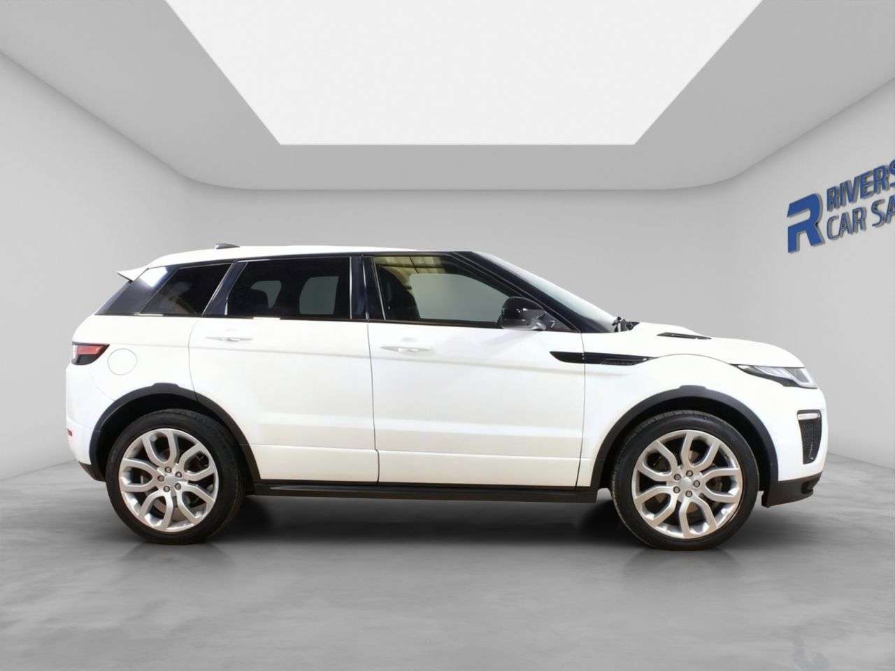 A 2017 LAND ROVER RANGE ROVER EVOQUE 2.0 TD4 HSE Dynamic SUV 5dr Diesel Auto 4WD Euro 6 (s/s) (180 ps) A 2017 LAND ROVER RANGE ROVER EVOQUE 2.0 TD4 HSE Dynamic SUV 5dr Diesel Auto 4WD Euro 6 (s/s) (180 ps)