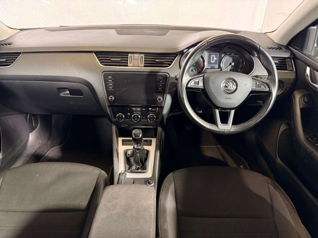 A 2018 SKODA OCTAVIA 1.0 TSI GPF SE Hatchback 5dr Petrol Manual Euro 6 (s/s) (115 ps) A 2018 SKODA OCTAVIA 1.0 TSI GPF SE Hatchback 5dr Petrol Manual Euro 6 (s/s) (115 ps)