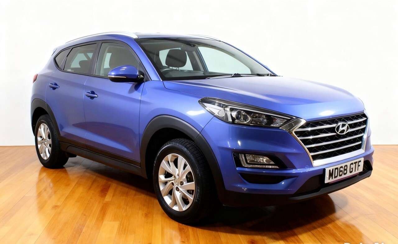A 2019 HYUNDAI TUCSON 1.6 GDi SE Nav SUV 5dr Petrol Manual Euro 6 (s/s) (132 ps) A 2019 HYUNDAI TUCSON 1.6 GDi SE Nav SUV 5dr Petrol Manual Euro 6 (s/s) (132 ps)