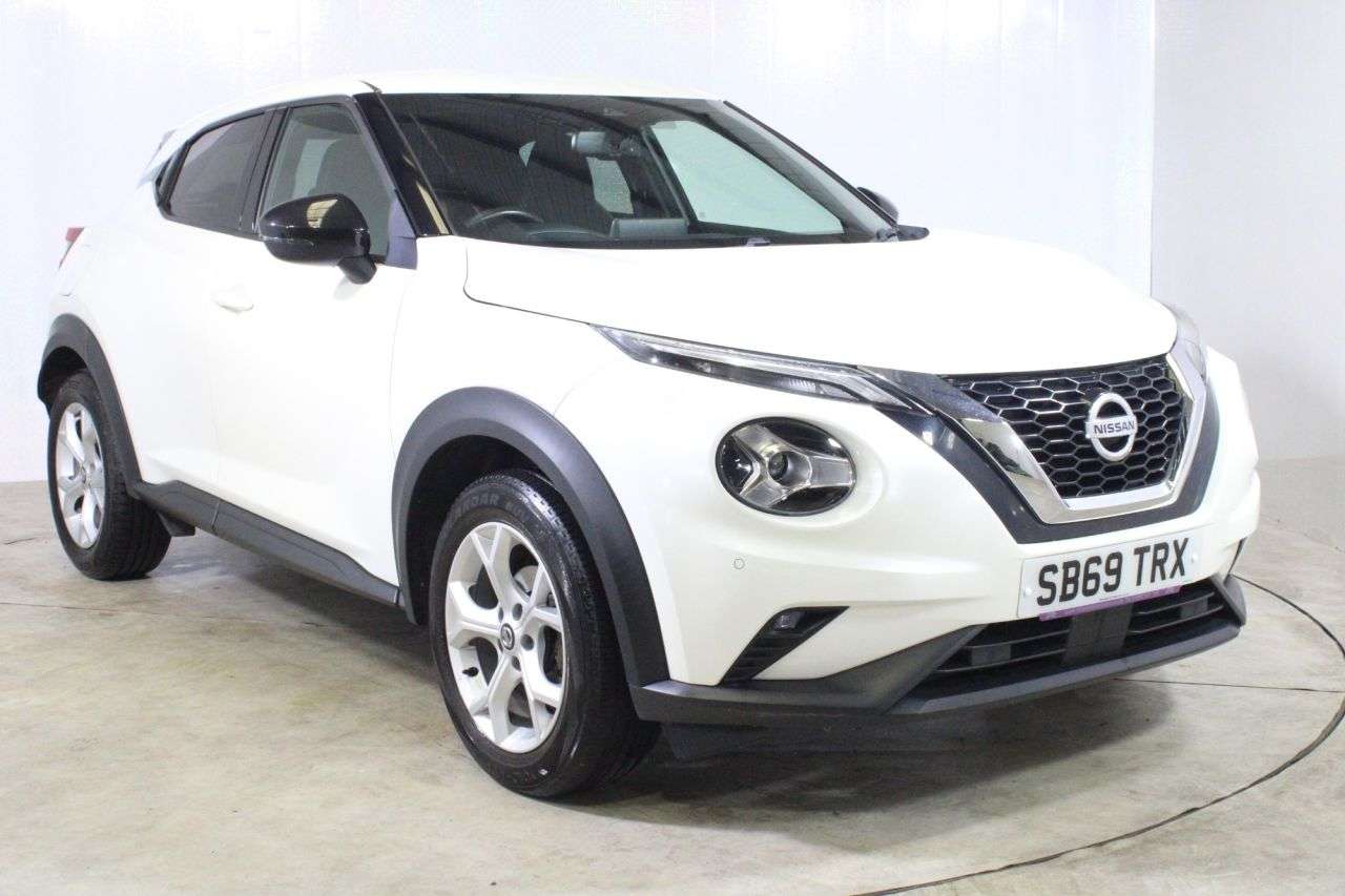 A 2020 NISSAN JUKE 1.0 DIG-T N-Connecta SUV 5dr Petrol Manual Euro 6 (s/s) (117 ps) A 2020 NISSAN JUKE 1.0 DIG-T N-Connecta SUV 5dr Petrol Manual Euro 6 (s/s) (117 ps)