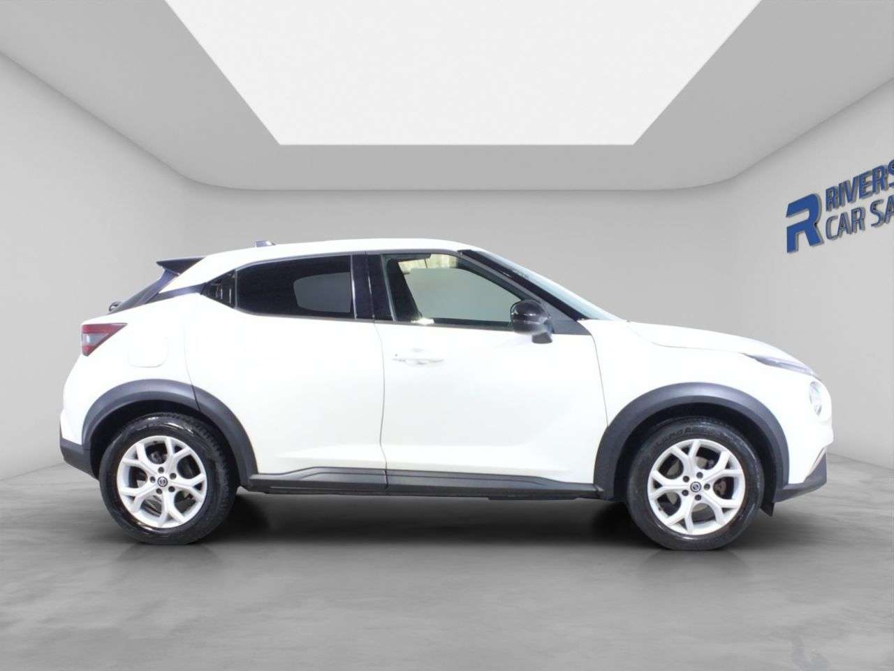 A 2020 NISSAN JUKE 1.0 DIG-T N-Connecta SUV 5dr Petrol Manual Euro 6 (s/s) (117 ps) A 2020 NISSAN JUKE 1.0 DIG-T N-Connecta SUV 5dr Petrol Manual Euro 6 (s/s) (117 ps)