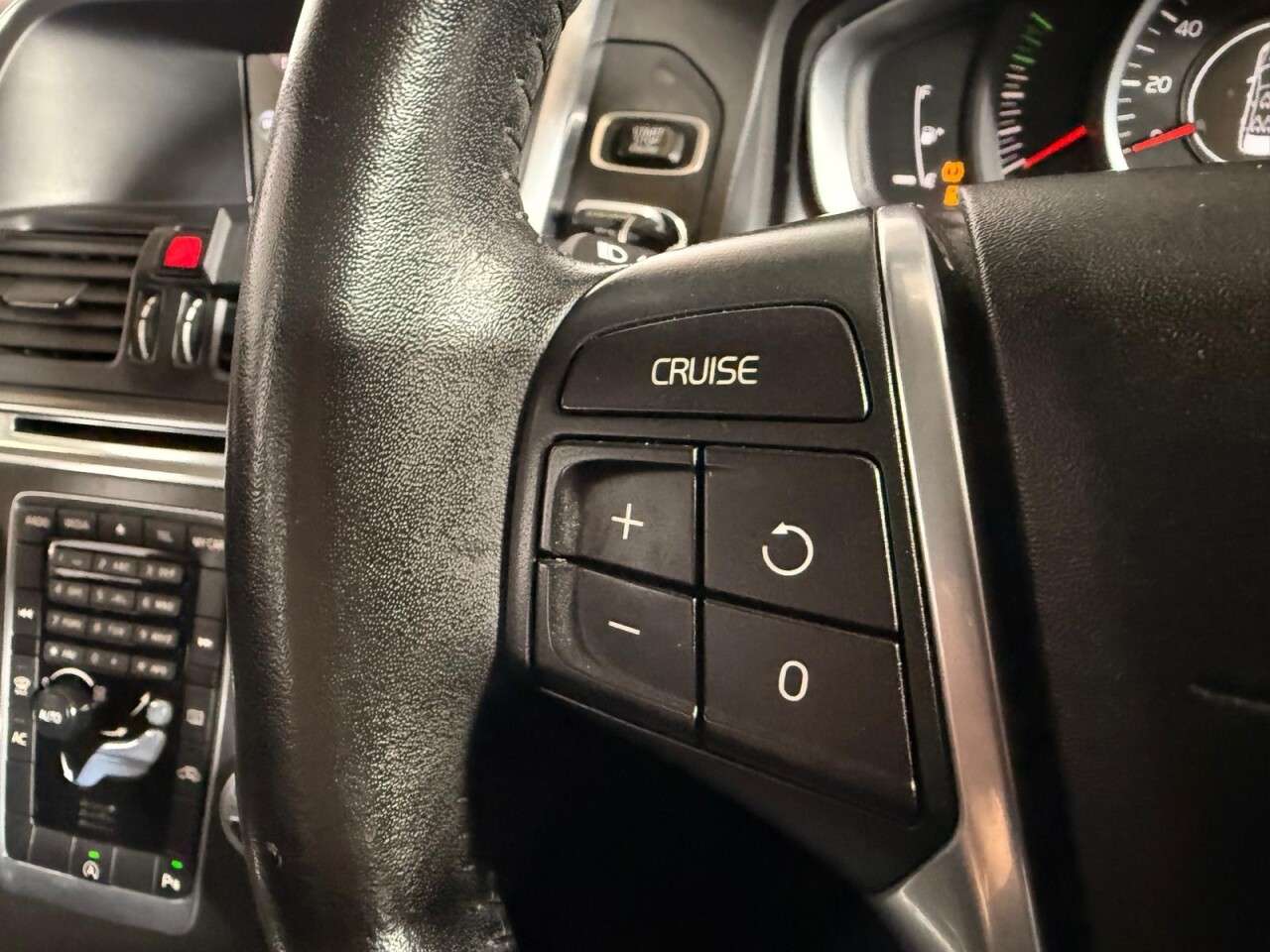 2015 VOLVO XC60 2015 VOLVO XC60