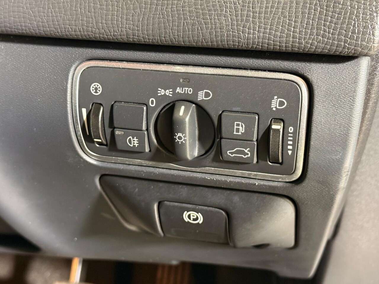 2015 VOLVO XC60 2015 VOLVO XC60