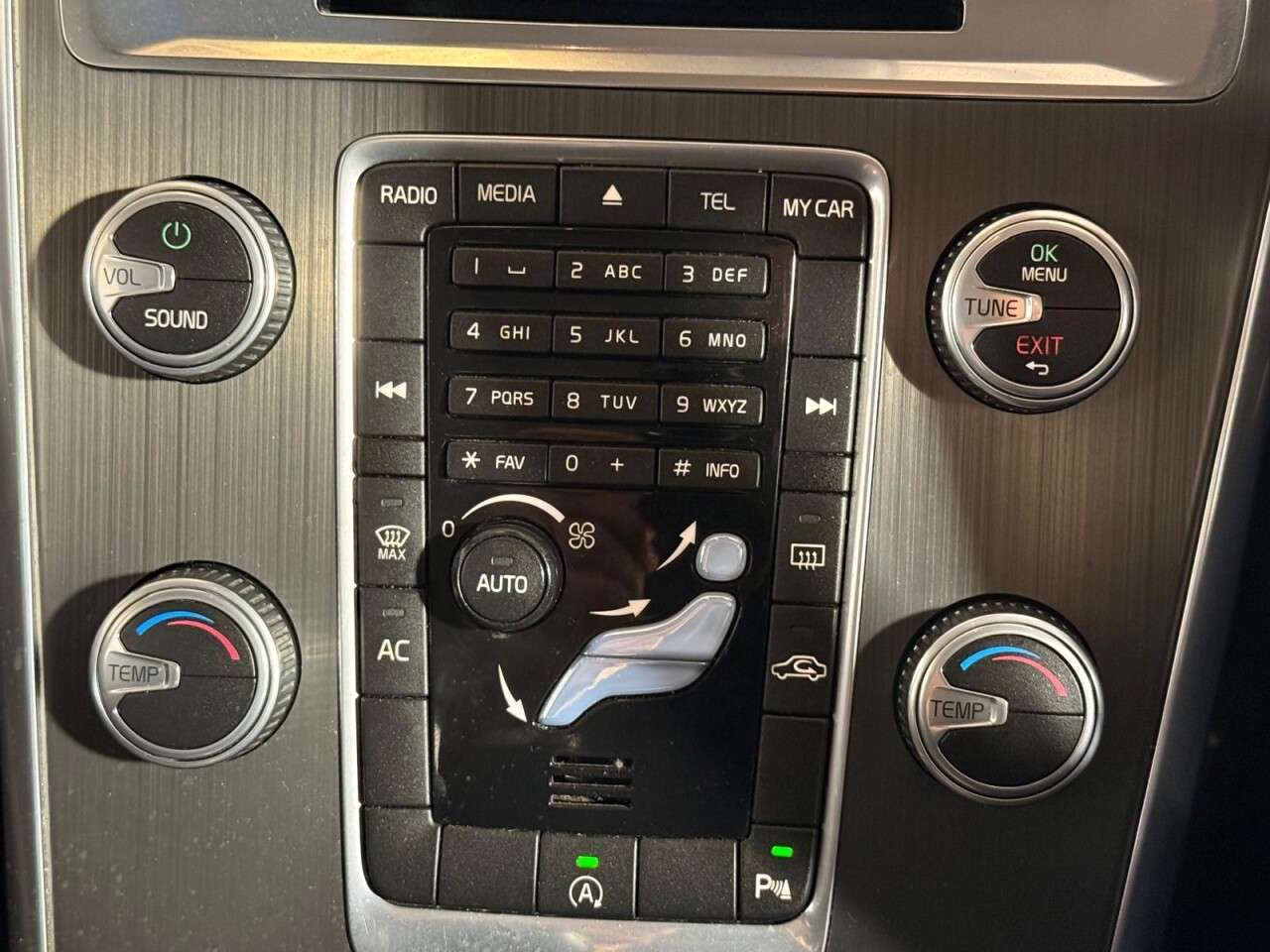 2015 VOLVO XC60 2015 VOLVO XC60