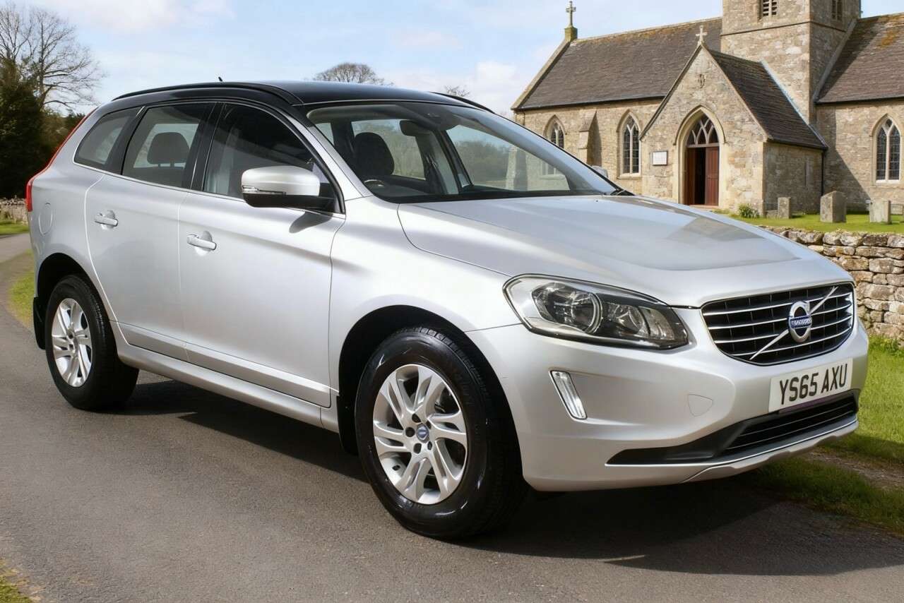 A 2015 VOLVO XC60 2.0 D4 SE SUV 5dr Diesel Manual Euro 6 (s/s) (190 ps) A 2015 VOLVO XC60 2.0 D4 SE SUV 5dr Diesel Manual Euro 6 (s/s) (190 ps)