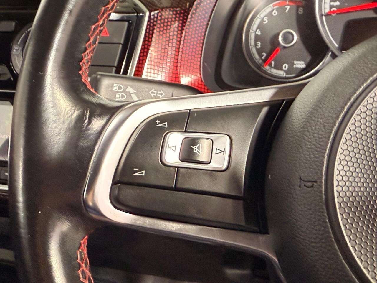 2019 VOLKSWAGEN UP! 2019 VOLKSWAGEN UP!