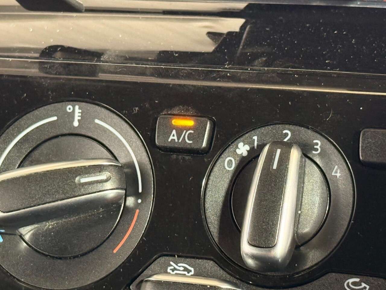 2019 VOLKSWAGEN UP! 2019 VOLKSWAGEN UP!