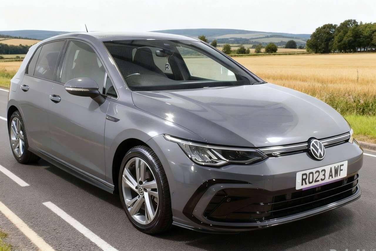 A 2023 VOLKSWAGEN GOLF 1.5 TSI R-Line Hatchback 5dr Petrol Manual Euro 6 (s/s) (130 ps) A 2023 VOLKSWAGEN GOLF 1.5 TSI R-Line Hatchback 5dr Petrol Manual Euro 6 (s/s) (130 ps)