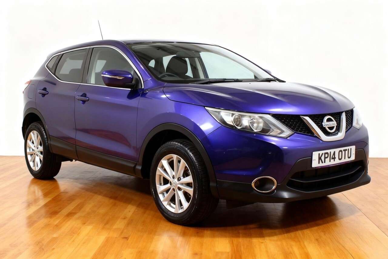 A 2014 NISSAN QASHQAI 1.6 dCi Acenta SUV 5dr Diesel Manual 2WD Euro 5 (s/s) (130 ps) A 2014 NISSAN QASHQAI 1.6 dCi Acenta SUV 5dr Diesel Manual 2WD Euro 5 (s/s) (130 ps)