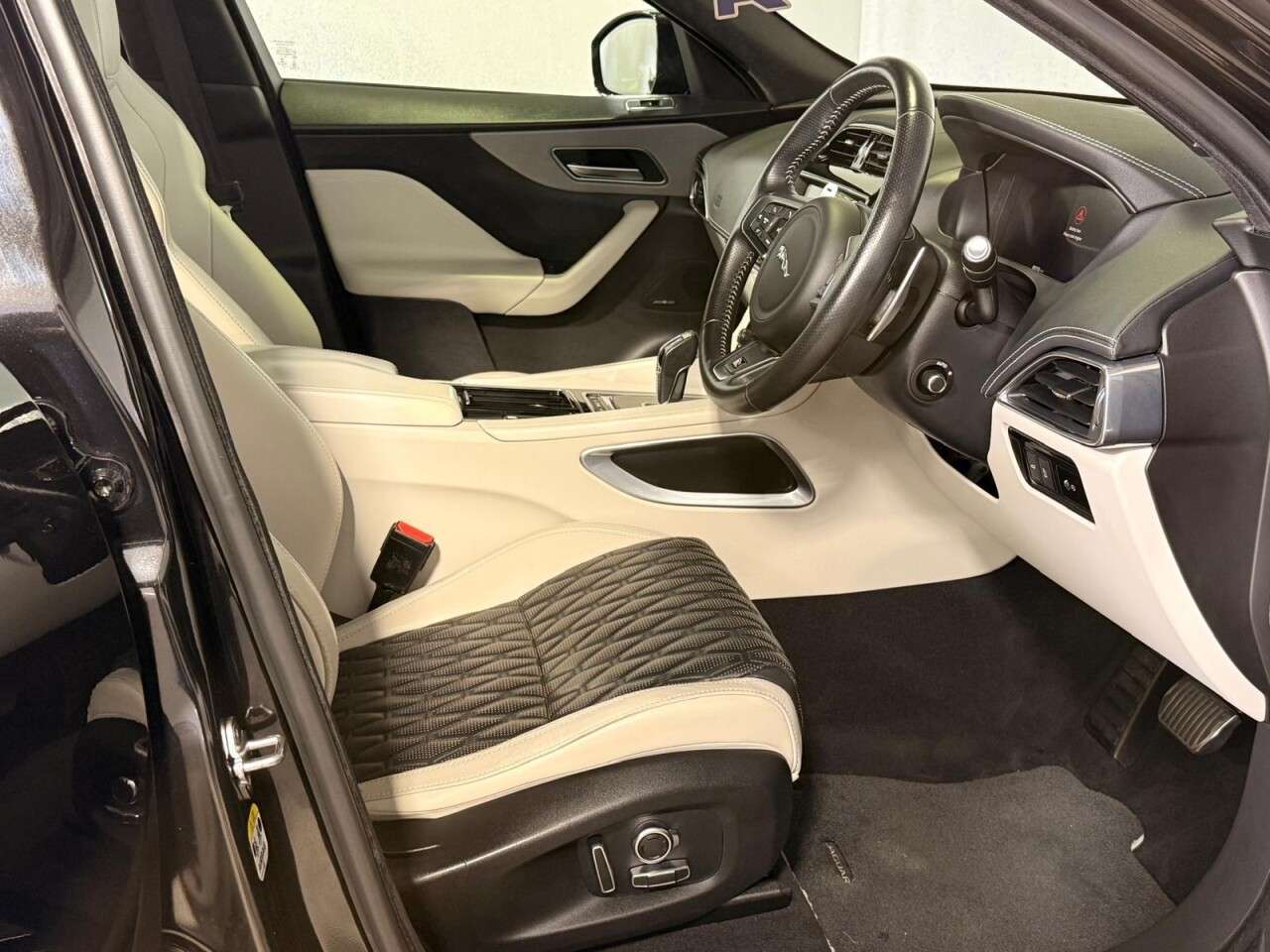 2020 JAGUAR F-PACE 2020 JAGUAR F-PACE