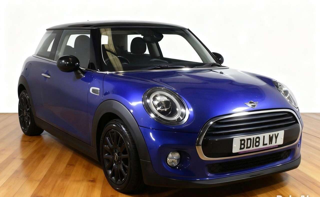 A 2018 MINI HATCH 1.5 Cooper Hatchback 3dr Petrol Steptronic Euro 6 (s/s) (136 ps) A 2018 MINI HATCH 1.5 Cooper Hatchback 3dr Petrol Steptronic Euro 6 (s/s) (136 ps)