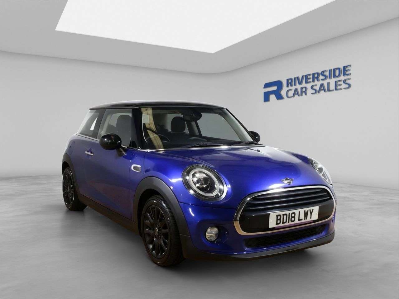A 2018 MINI HATCH 1.5 Cooper Hatchback 3dr Petrol Steptronic Euro 6 (s/s) (136 ps) A 2018 MINI HATCH 1.5 Cooper Hatchback 3dr Petrol Steptronic Euro 6 (s/s) (136 ps)