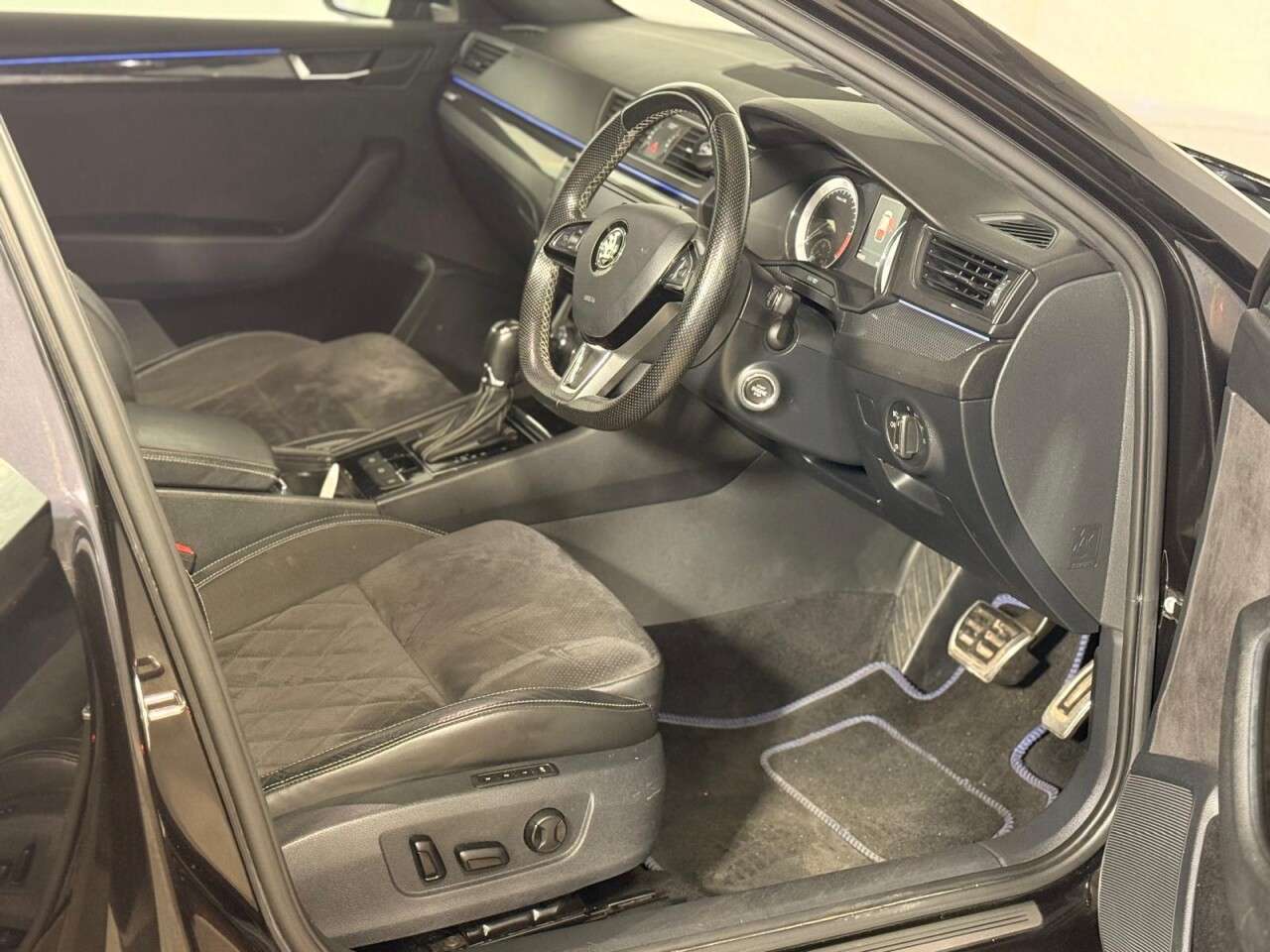 2016 SKODA SUPERB 2016 SKODA SUPERB