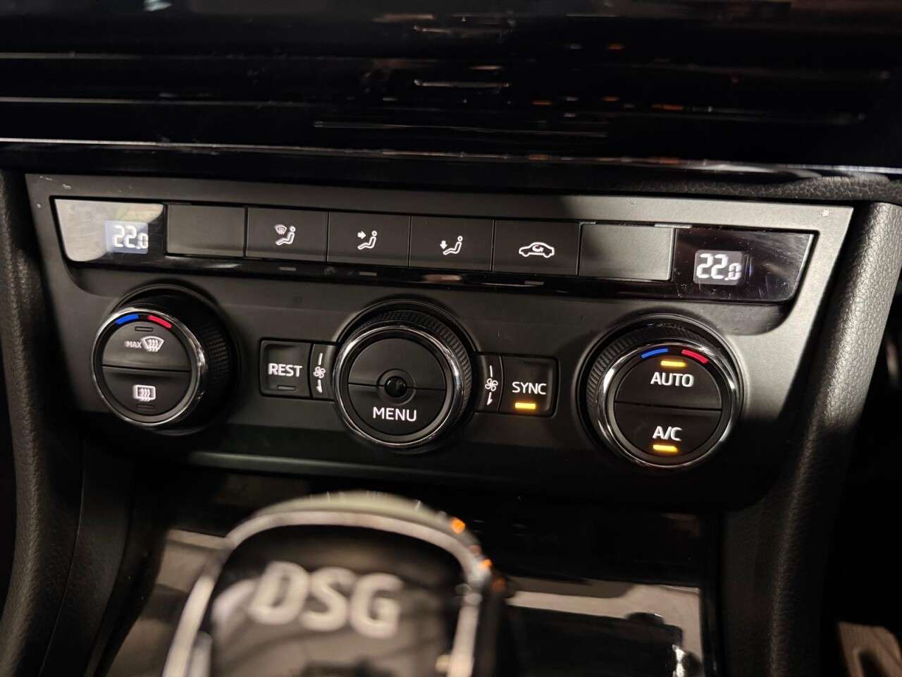 2016 SKODA SUPERB 2016 SKODA SUPERB